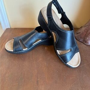 Like new Clarks shoes